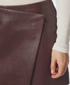 Elayne Faux Leather dames broekrok bordeaux