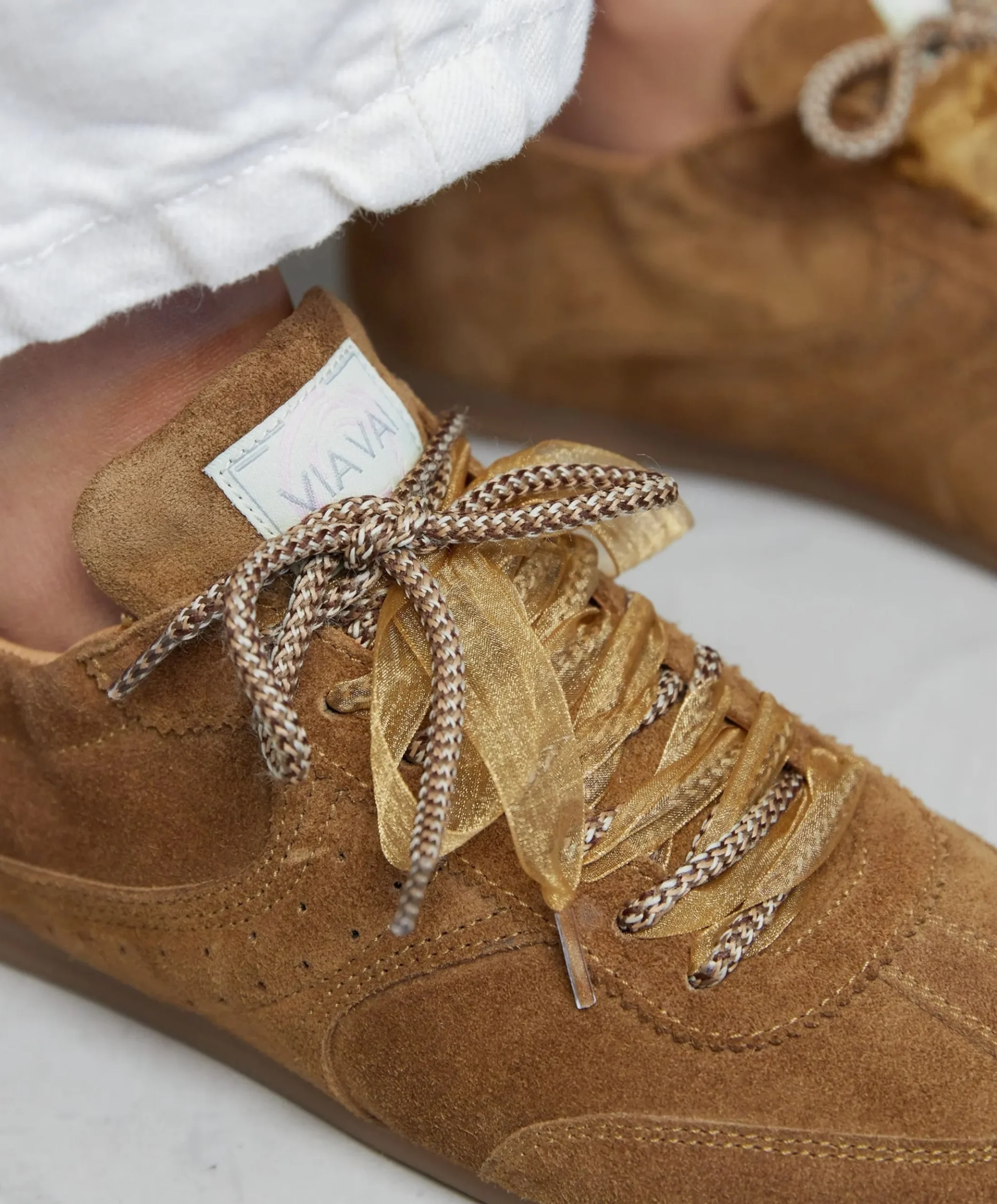 June Haylee dames sneakers bruin