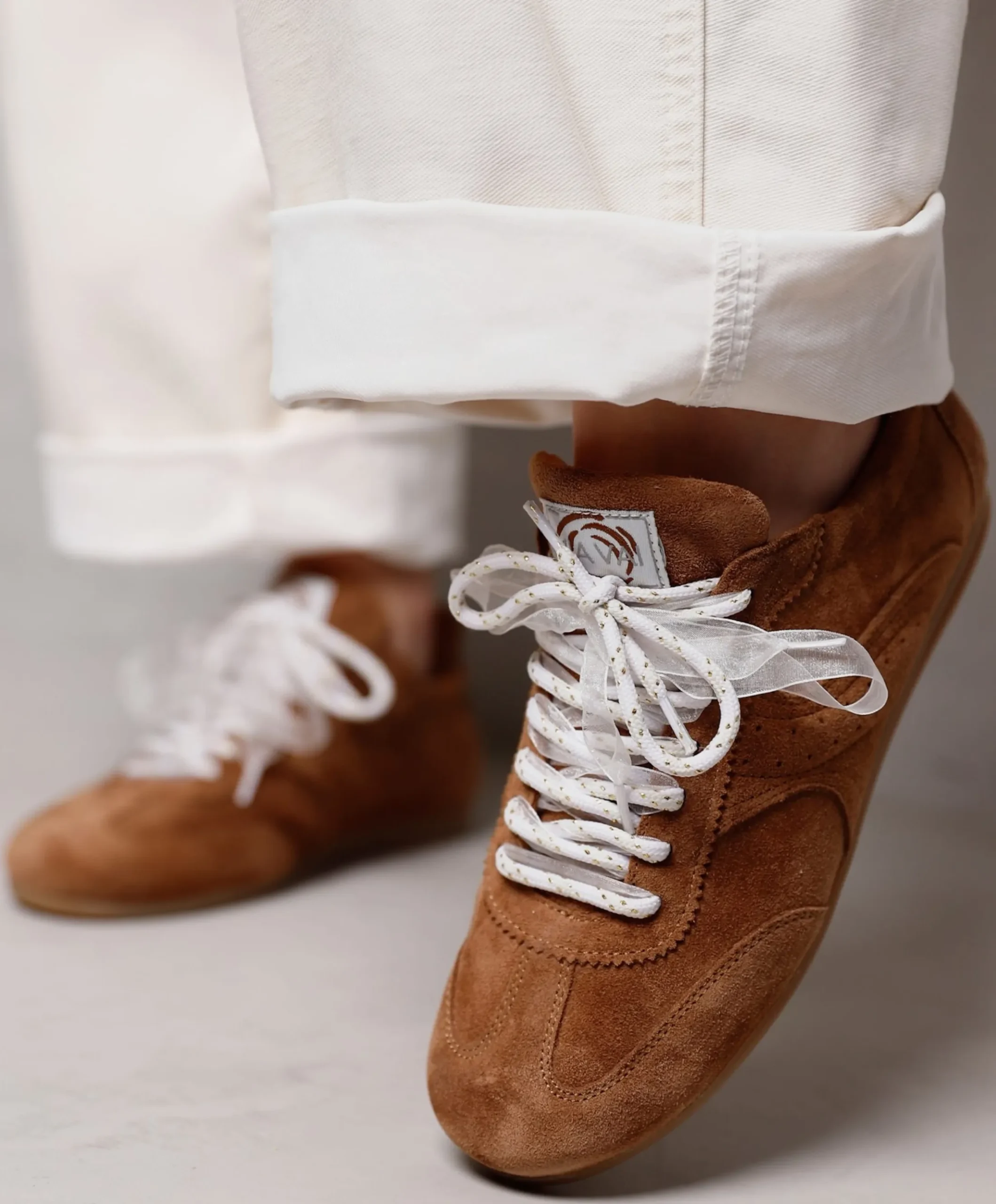 June Haylee dames sneakers bruin